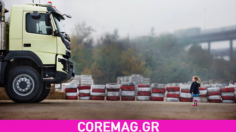 Μια 4χρονη κάνει test drive σε φορτηγό